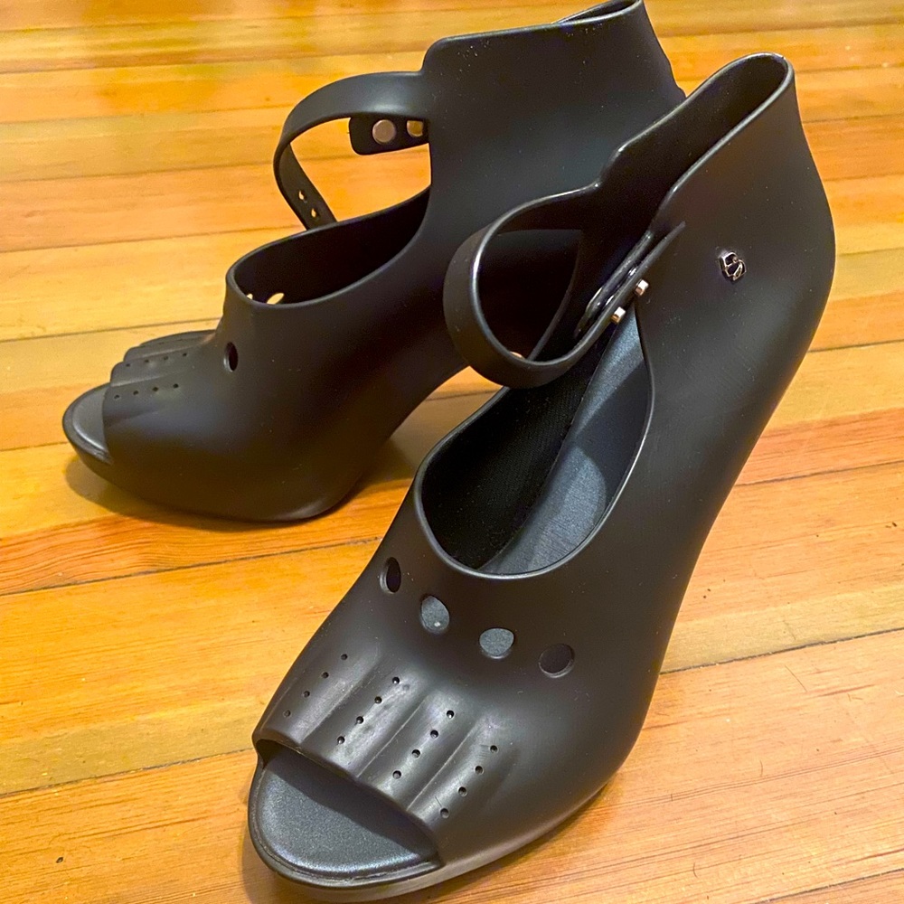 MELISSA + Karl Lagerfield Black Jelly Pump Heel 9